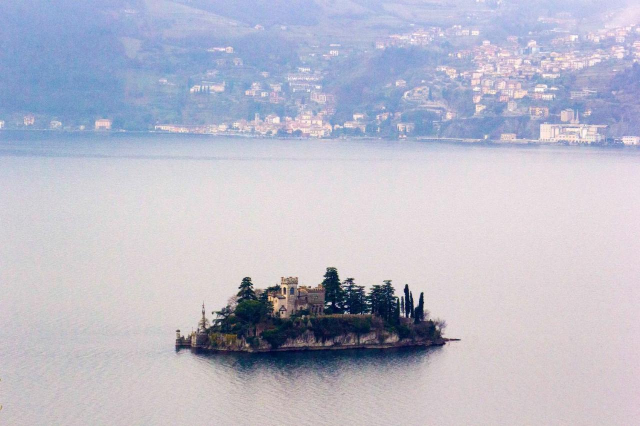 Magic On The Lake - Panoramic Marone Rum bild